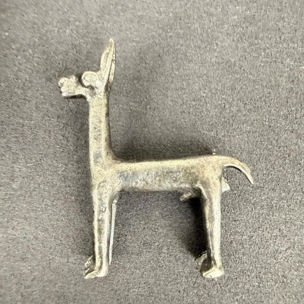 Silver Tone Brooch Llama Alpaca Figural Folk Art Vintage
